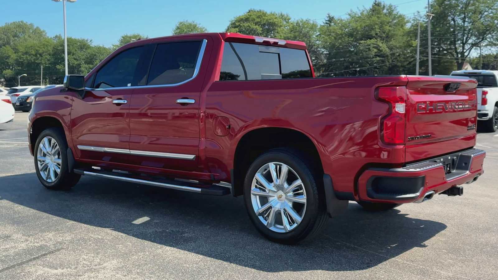2023 Chevrolet Silverado 1500 High Country photo 4
