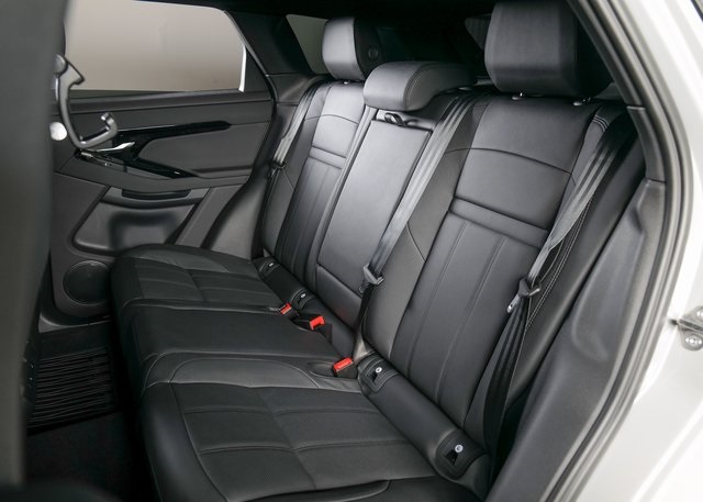 2026 Land Rover Range Rover Evoque Dynamic SE photo 4