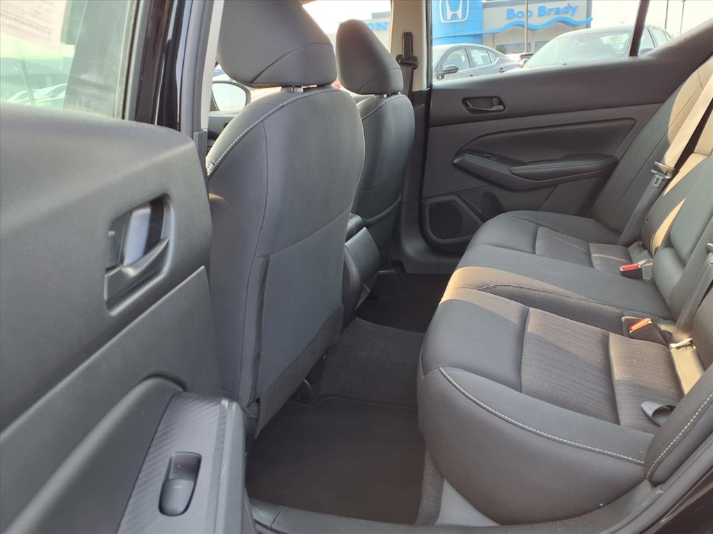 2024 Nissan Altima 2.5 SV photo 5