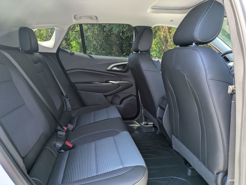 2025 Chevrolet Trax LT photo 25