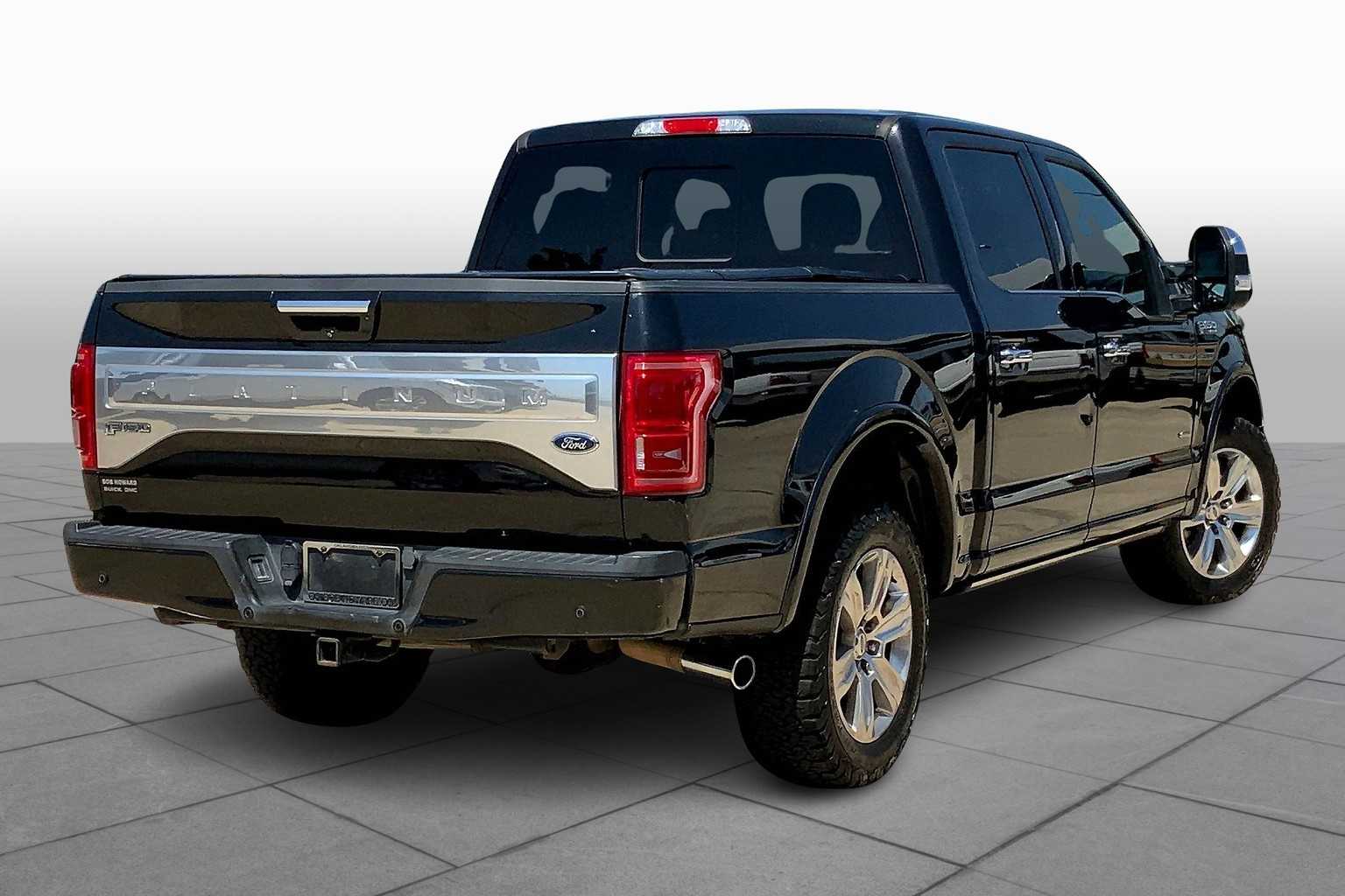 2015 Ford F-150 Platinum photo 11