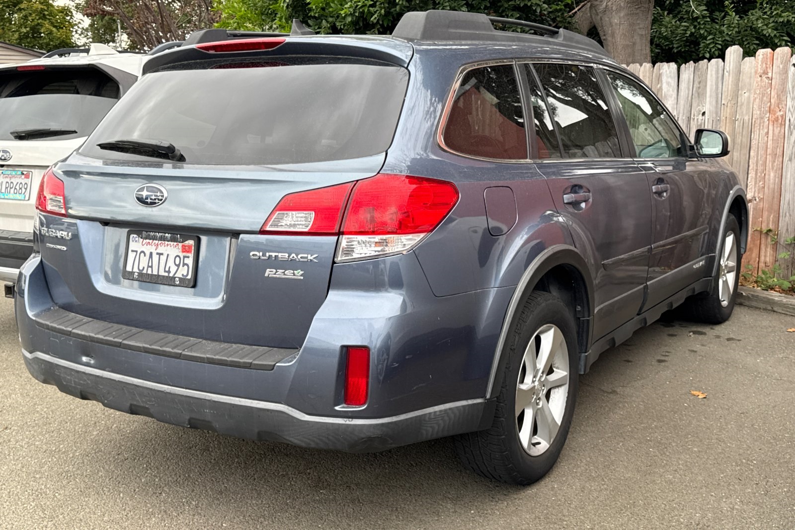 2014 Subaru Outback 2.5i photo 2