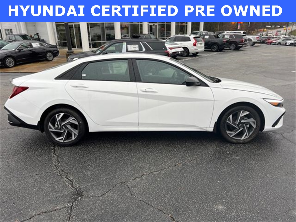 2025 Hyundai Elantra SEL Sport photo 4