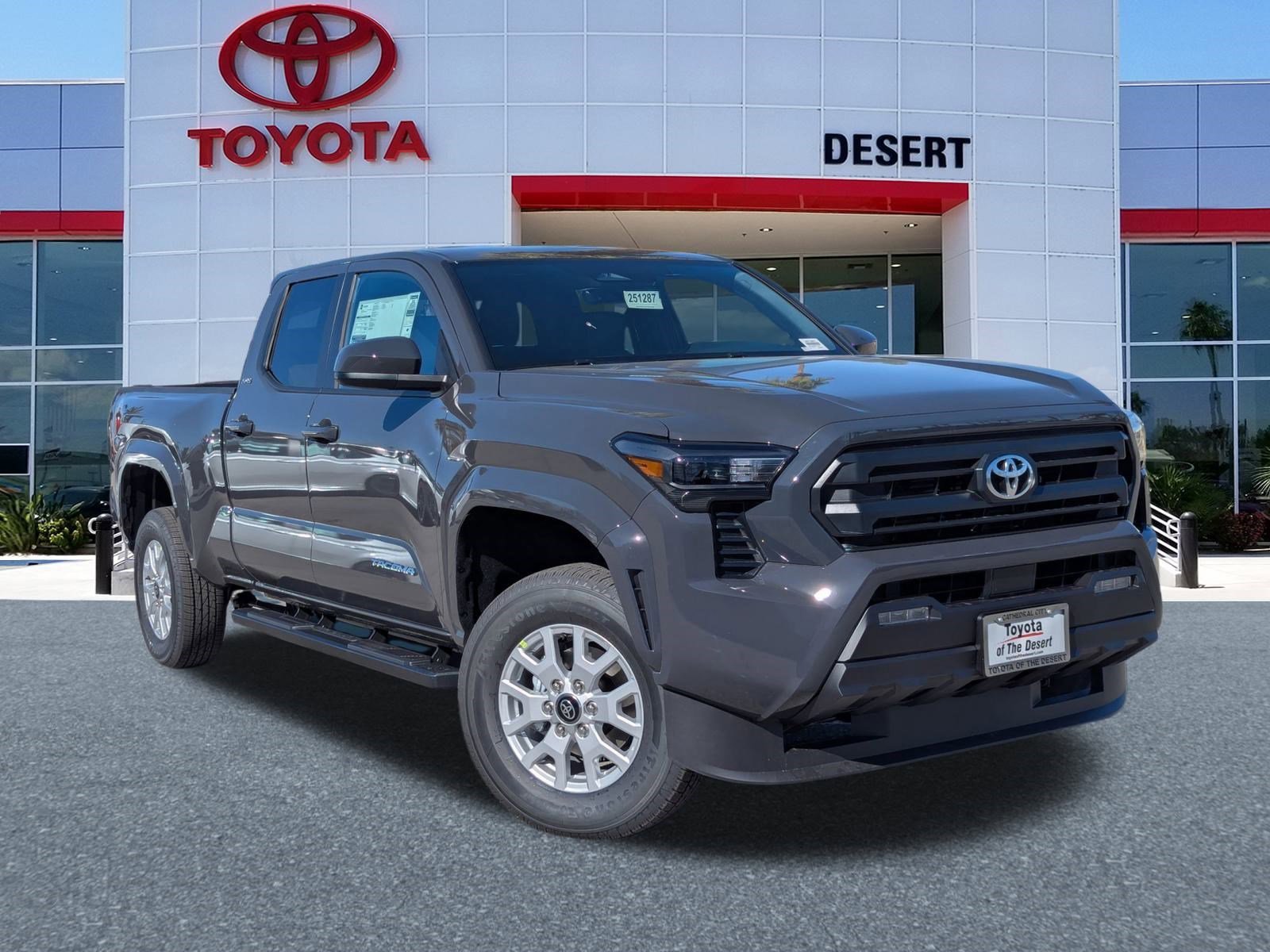 2025 Toyota Tacoma SR5's photo