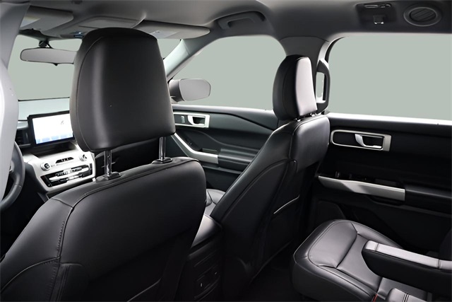 2023 Ford Explorer XLT photo 4