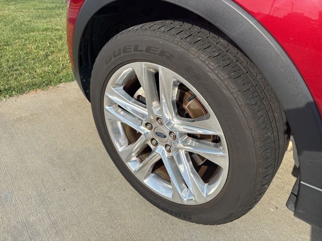 2016 Ford Explorer Limited photo 3