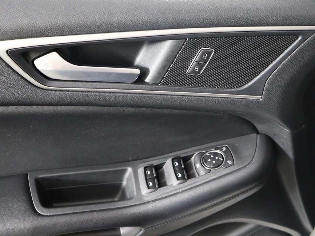 2022 Ford Edge SEL photo 31