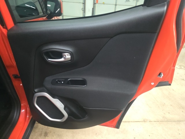 2019 Jeep Renegade Latitude North Edition photo 7