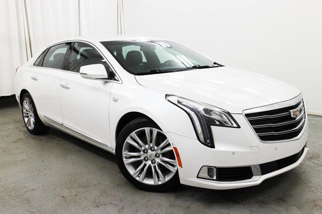 2018 Cadillac XTS Luxury photo 2
