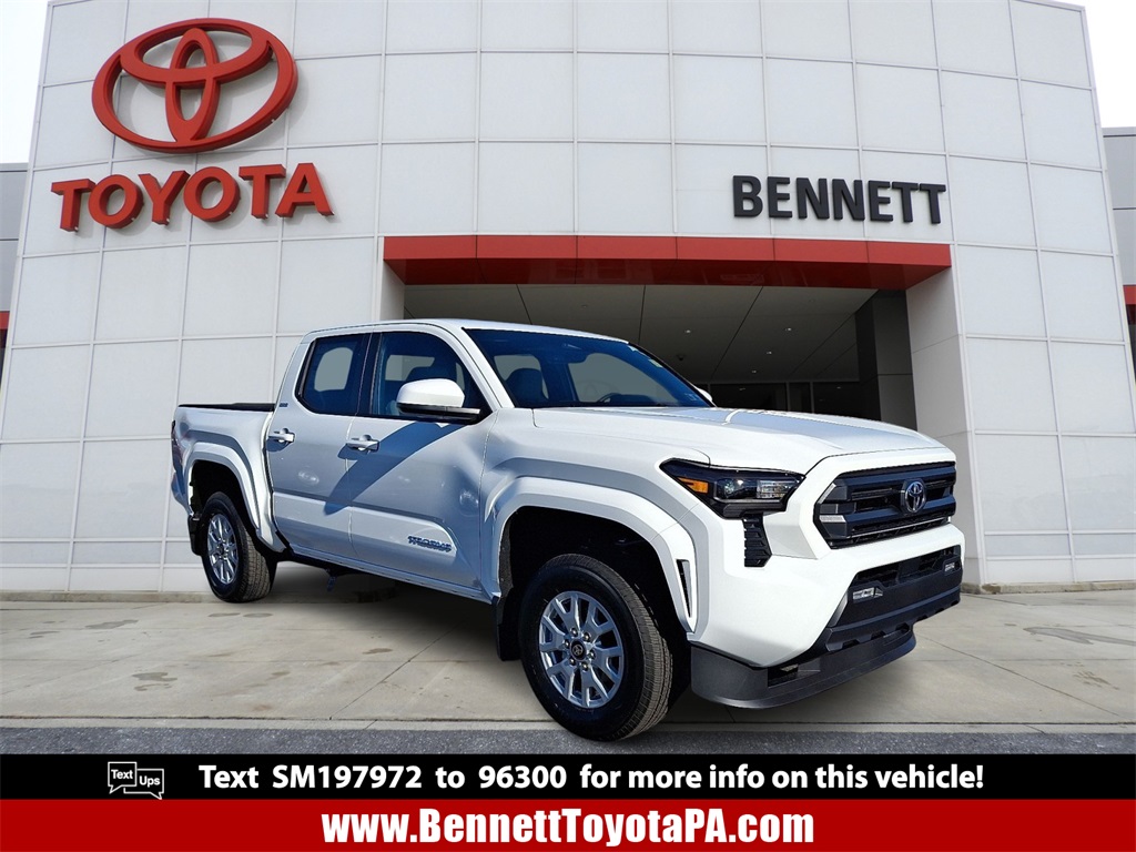 2025 Toyota Tacoma SR5's photo