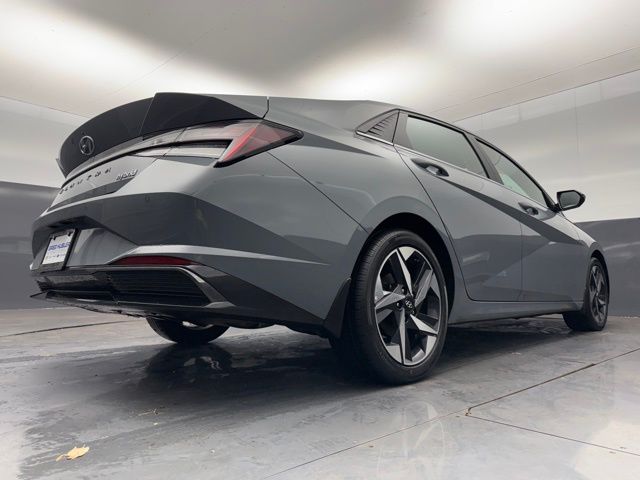 2022 Hyundai Elantra Hybrid Limited photo 12