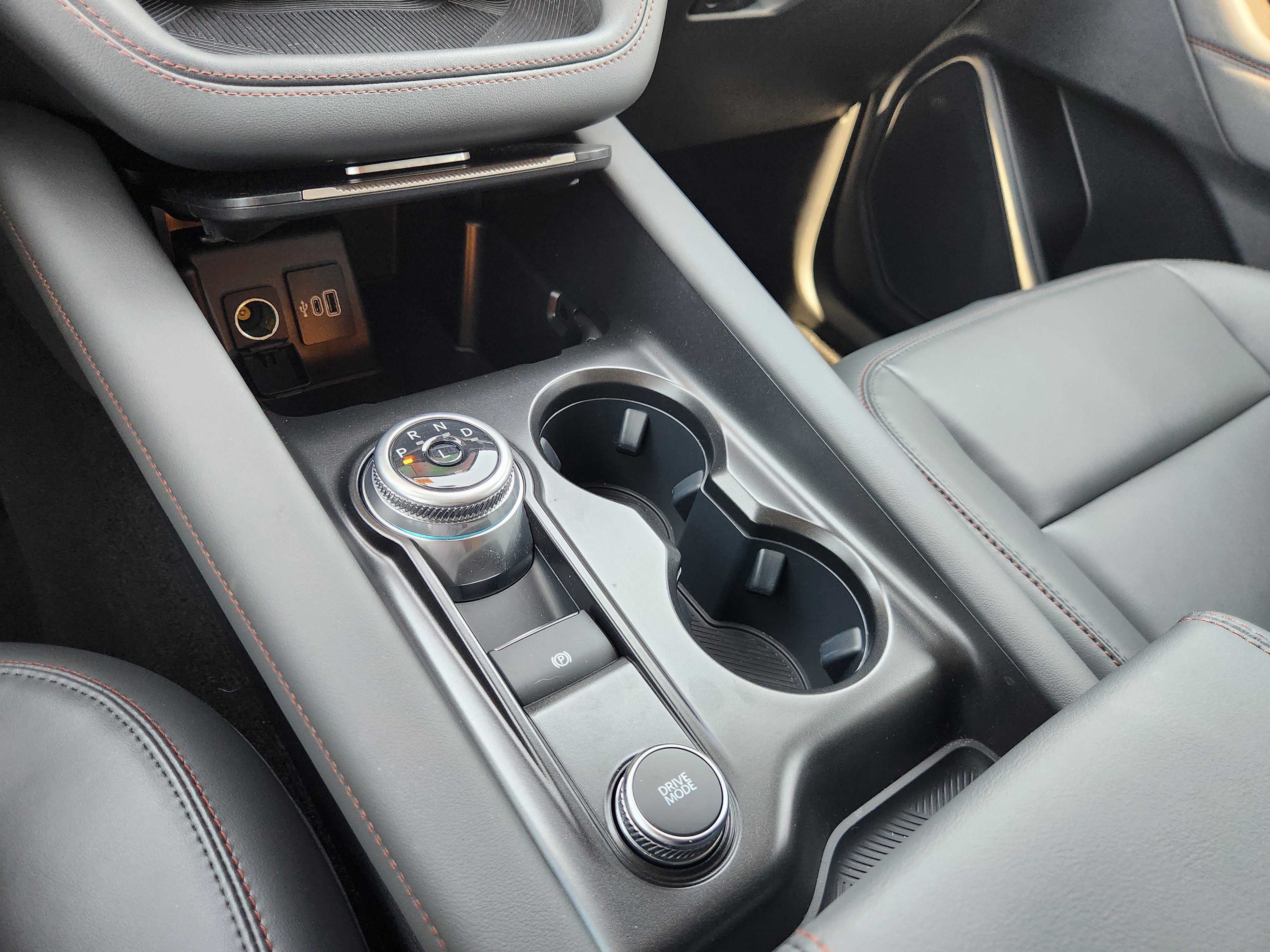 New 2025 Vapor Blue Ford Active image 14