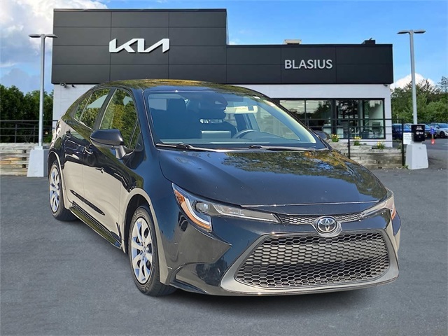 2022 Toyota Corolla LE photo 2