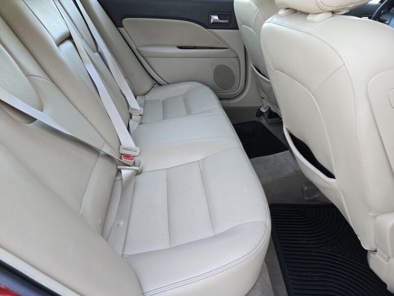 2010 Ford Fusion SEL photo 4