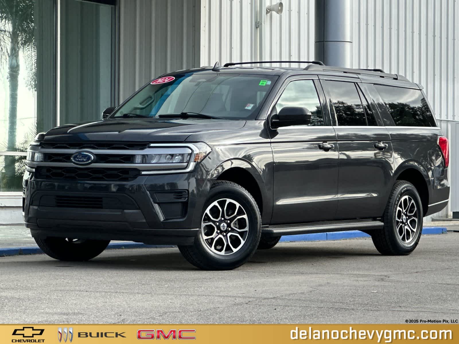 2024 Ford Expedition XLT's photo