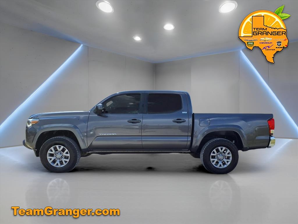 2017 Toyota Tacoma SR5 photo 3