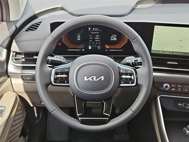 2026 Kia Carnival LXS photo 23