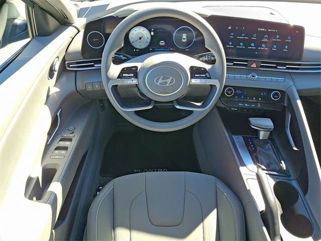 2024 Hyundai Elantra SEL photo 9