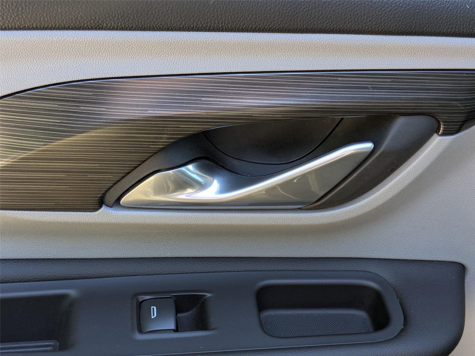 2022 Gmc Terrain SLE photo 29