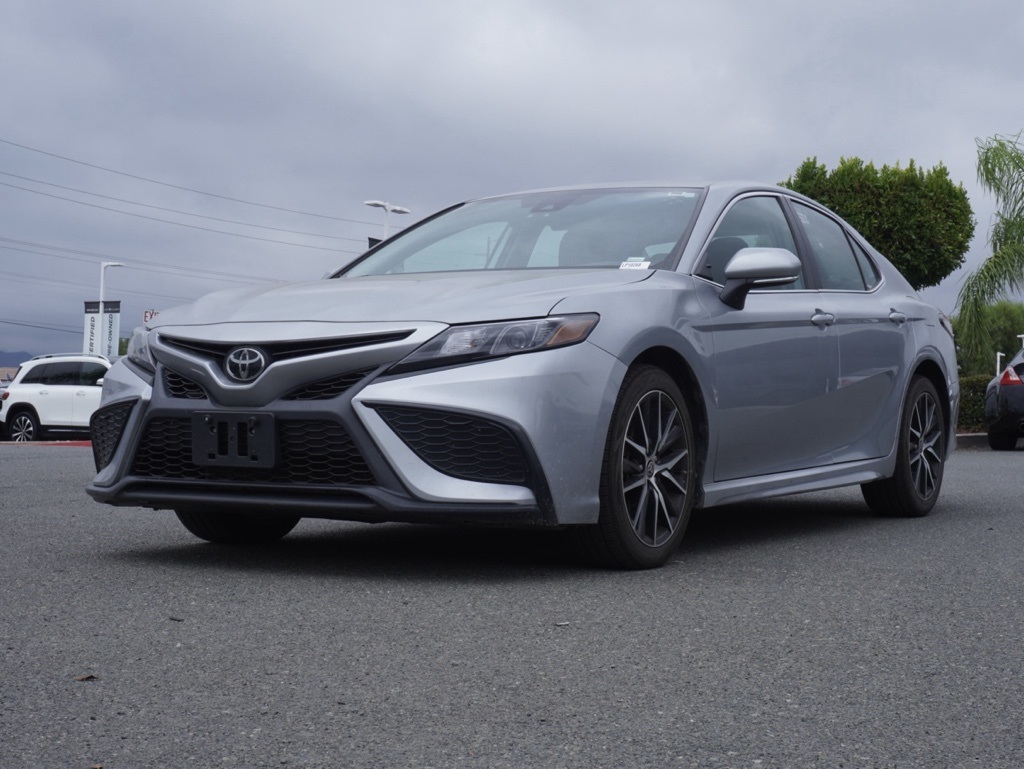 2023 Toyota Camry SE photo 7