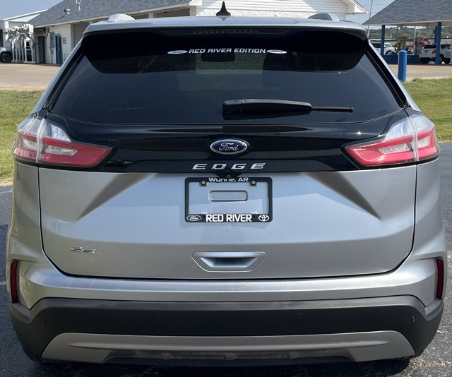 2021 Ford Edge SEL photo 3