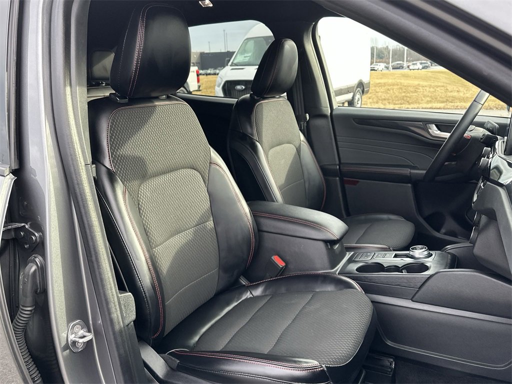 2024 Ford Escape ST-Line photo 27