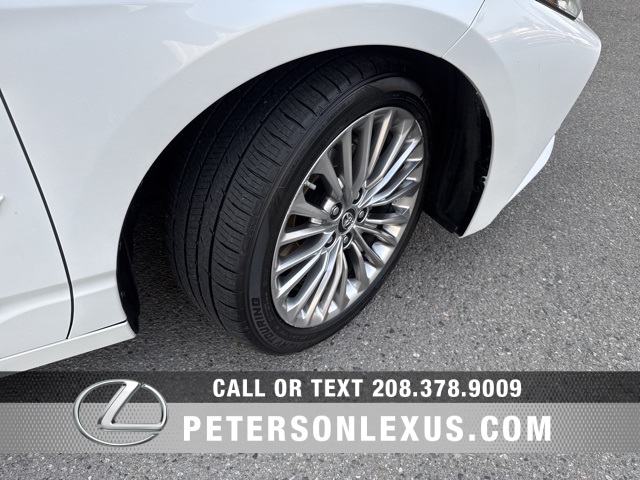 2019 Toyota Avalon Hybrid Limited photo 11