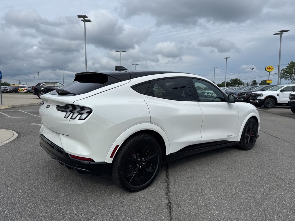 2025 Ford Mustang Mach-E GT photo 3