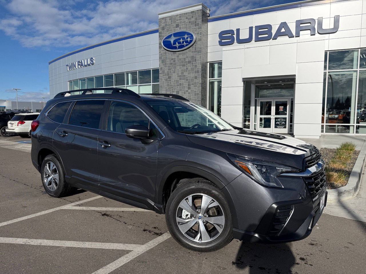 2025 Subaru Ascent Premium's photo