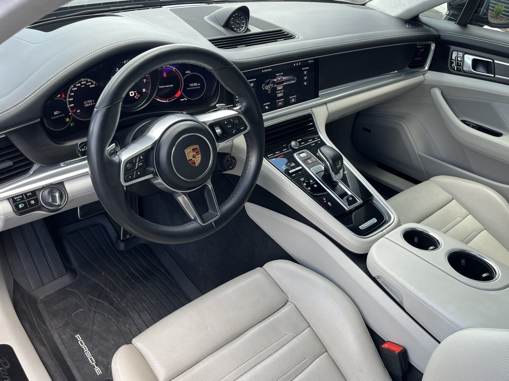 2020 Porsche Panamera Sport Turismo GTS photo 4