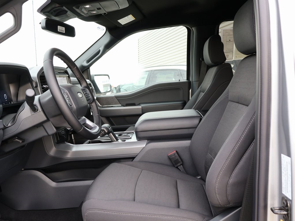 2025 Ford F-150 XLT photo 19