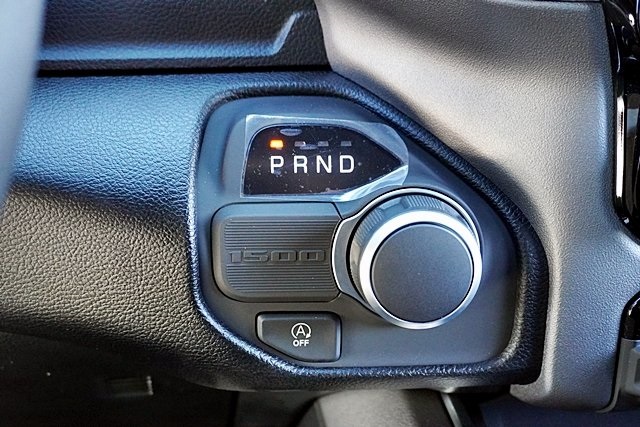 New 2026 Diamond Black Crystal Pearl-Coat Exterior Paint RAM Big Horn/Lone Star image 36