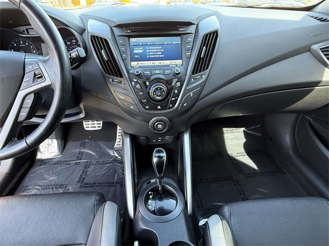 2016 Hyundai Veloster Turbo photo 17