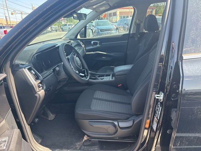 2022 Kia Sorento LX photo 4