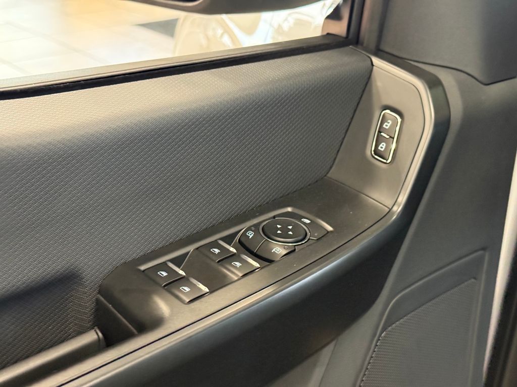 2025 Ford F-150 STX photo 15