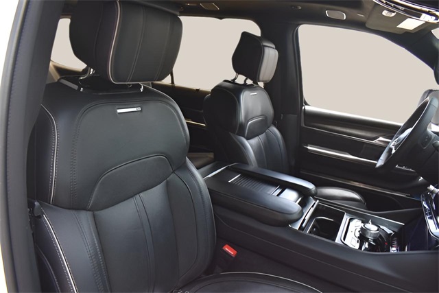 2024 Jeep Grand Wagoneer II photo 22