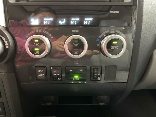 2019 Toyota Sequoia Platinum photo 17