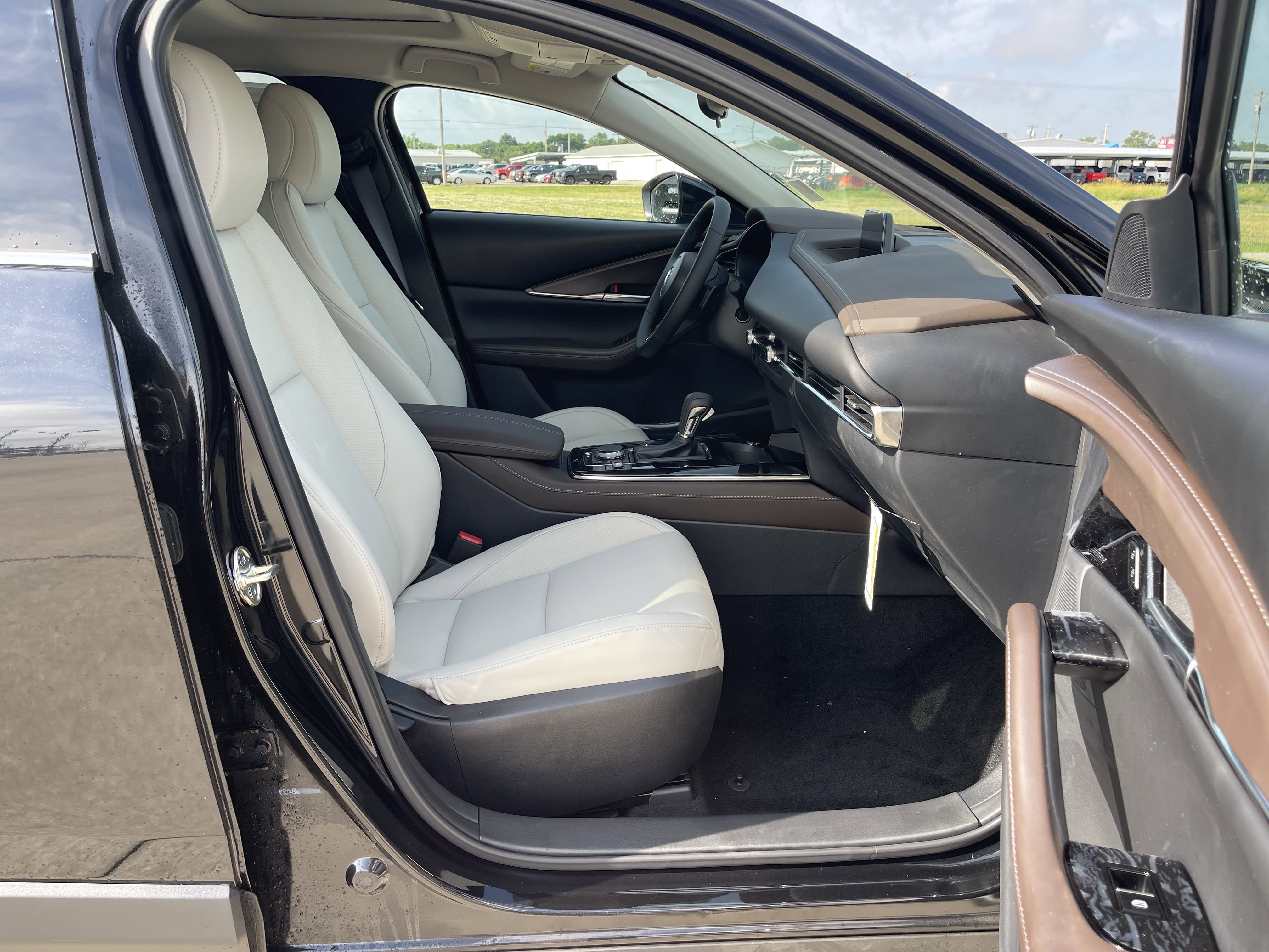 2025 Mazda CX-30 2.5 S Premium photo 4