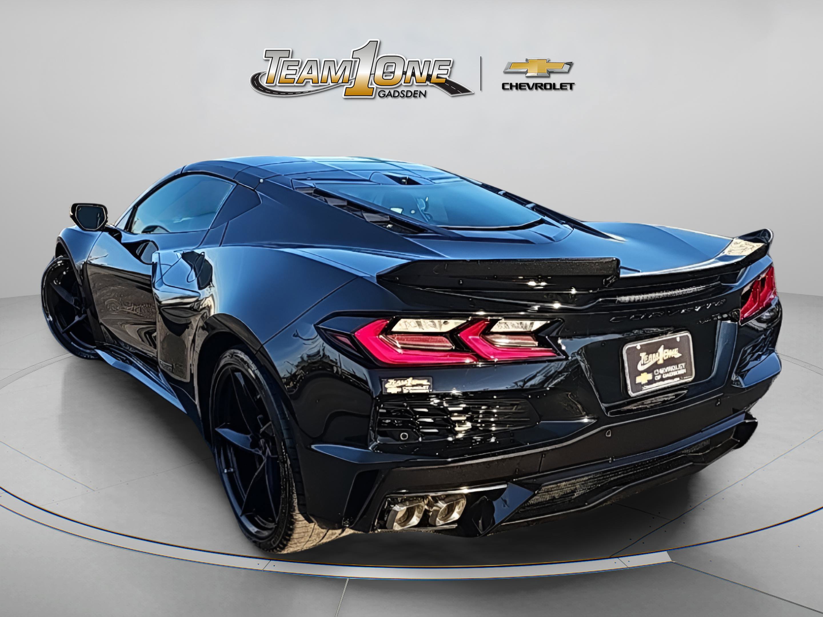 2026 Chevrolet Corvette E-Ray 2LZ photo 2