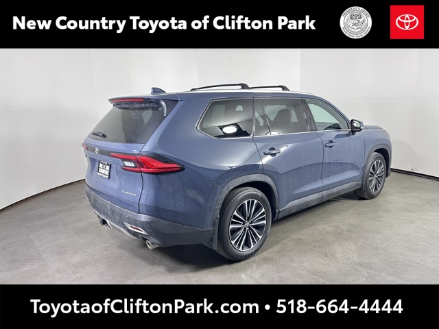 2024 Toyota Highlander Hybrid Platinum photo 3