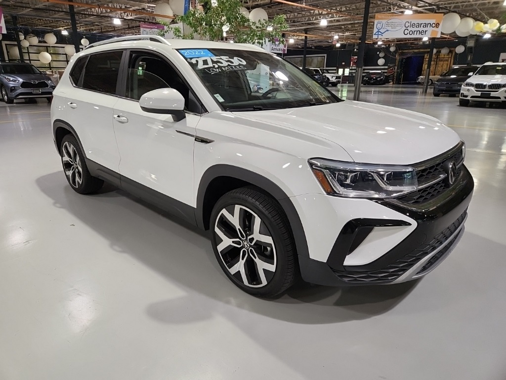 2022 Volkswagen Taos SEL photo 3