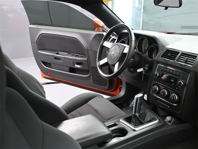 2010 Dodge Challenger R/T photo 9