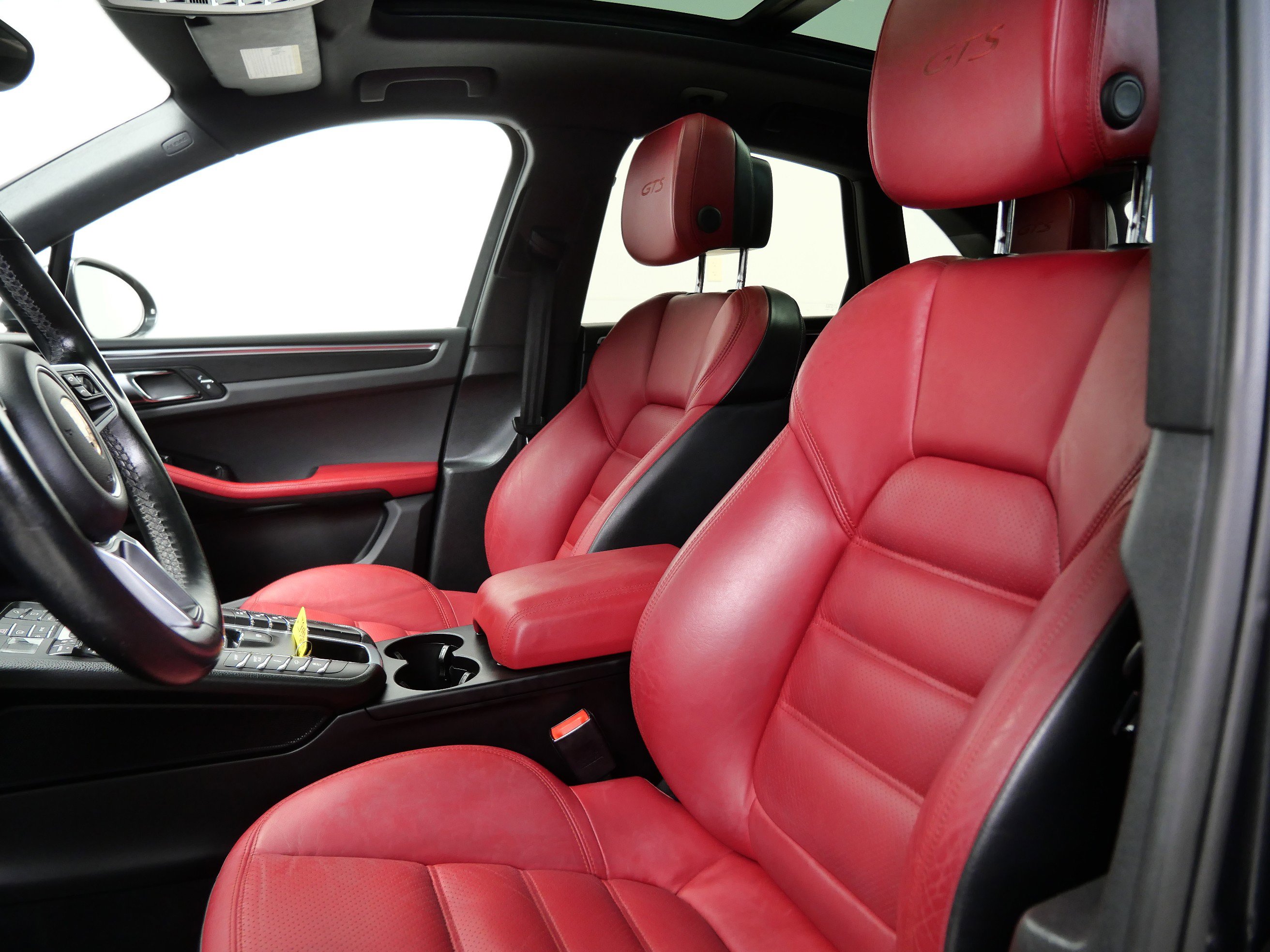 2017 Porsche Macan GTS photo 12