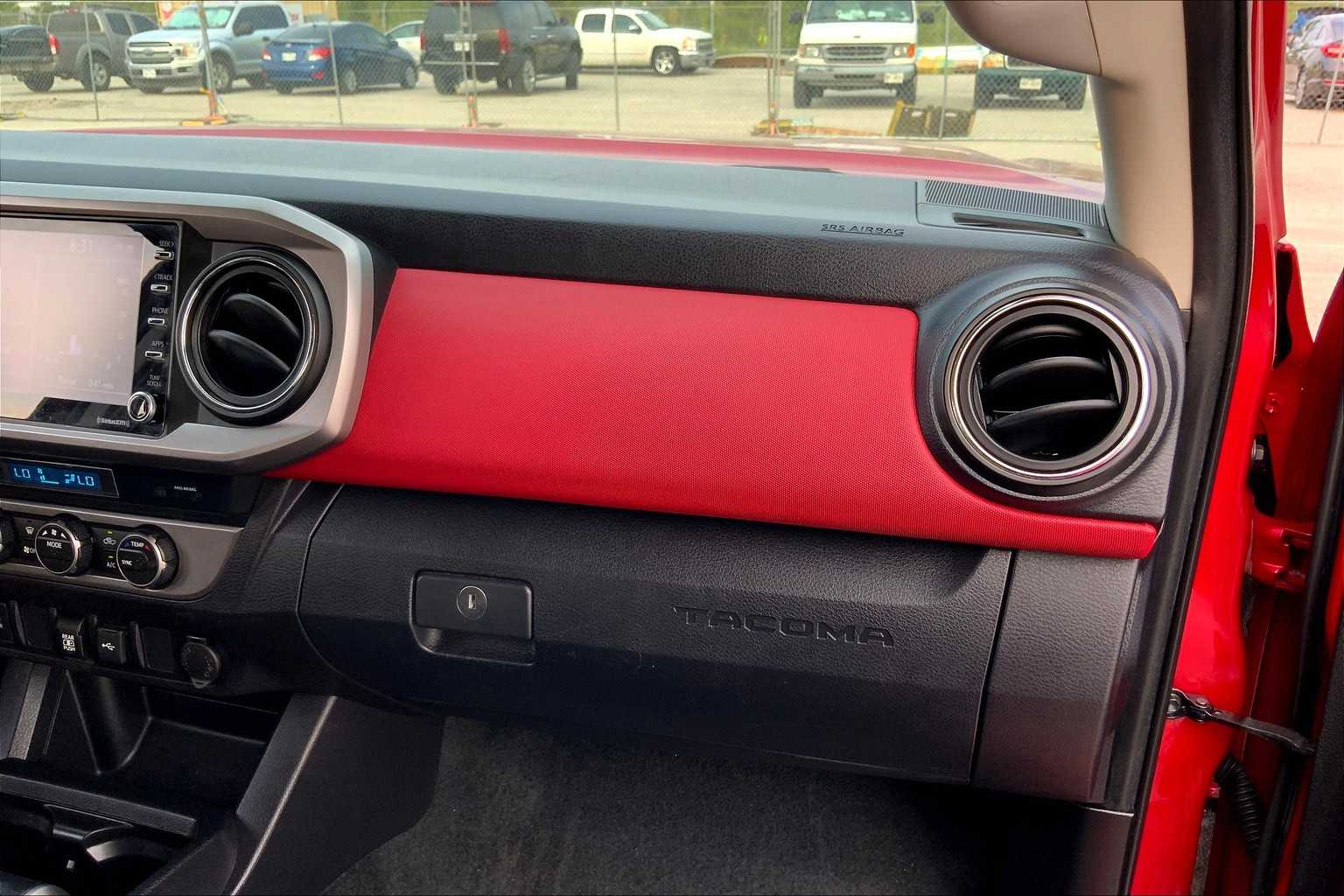 2021 Toyota Tacoma SR5 photo 17