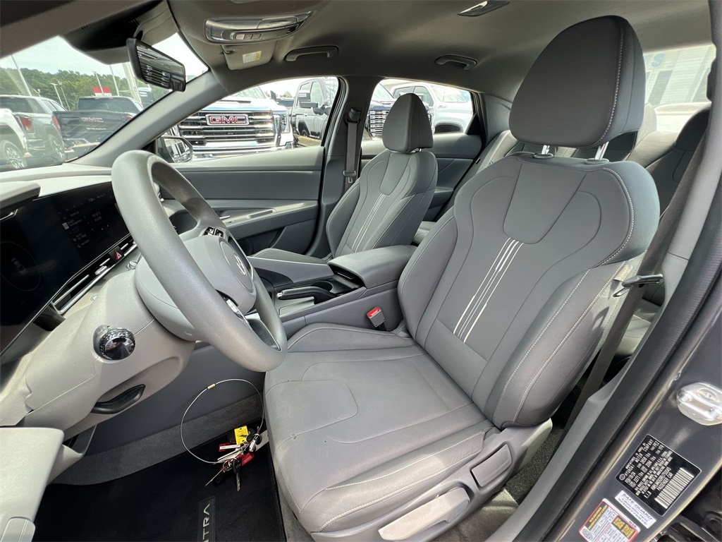 2024 Hyundai Elantra SEL photo 26