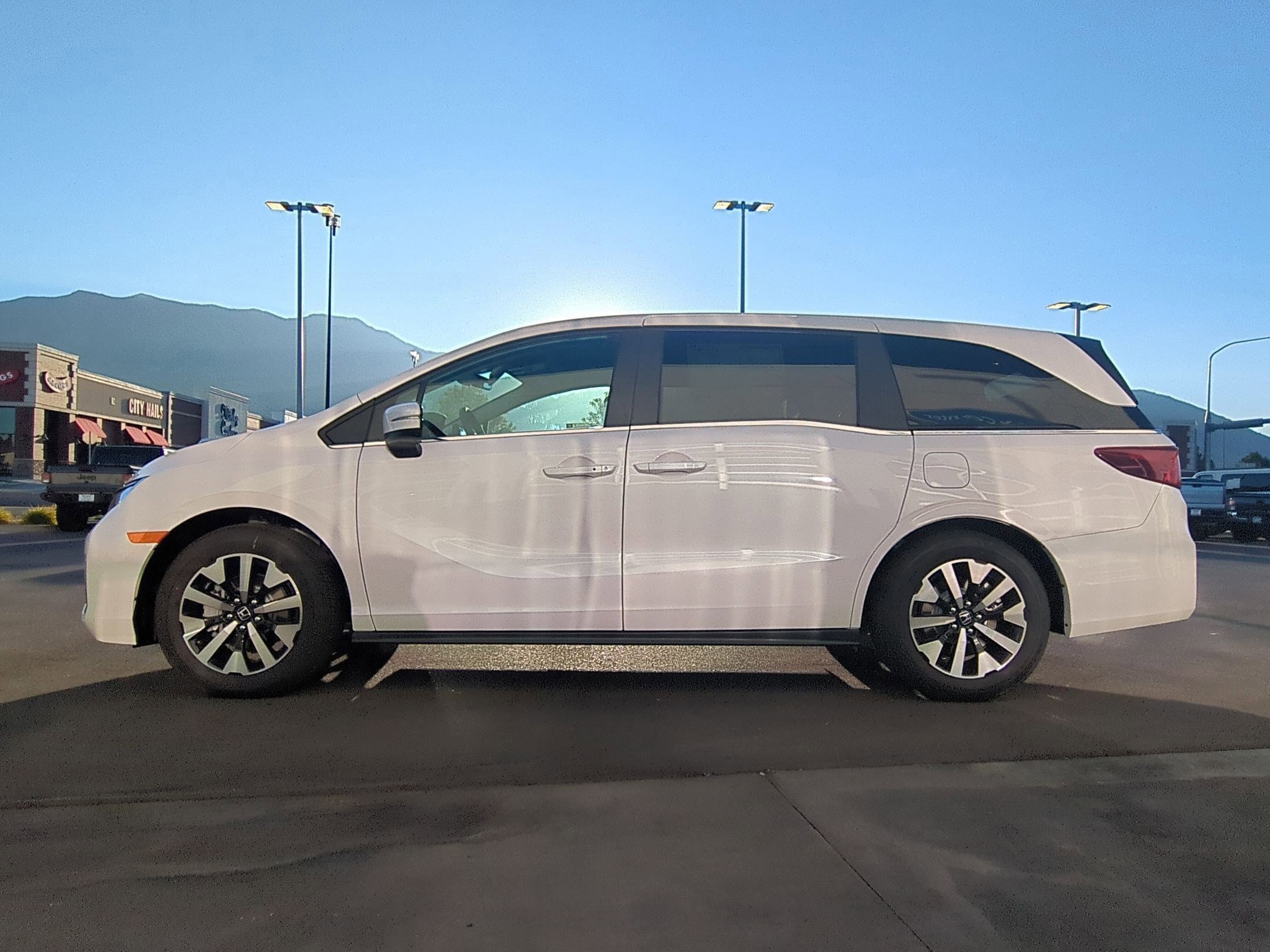 2026 Honda Odyssey EX-L photo 6