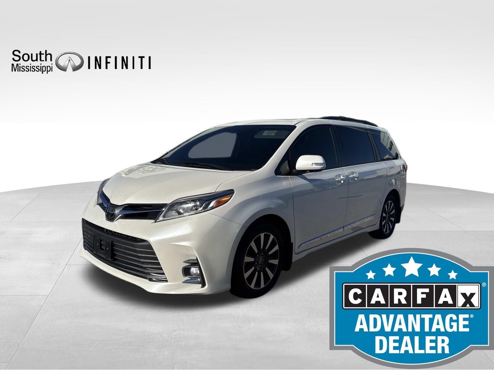 2020 Toyota Sienna Limited's photo