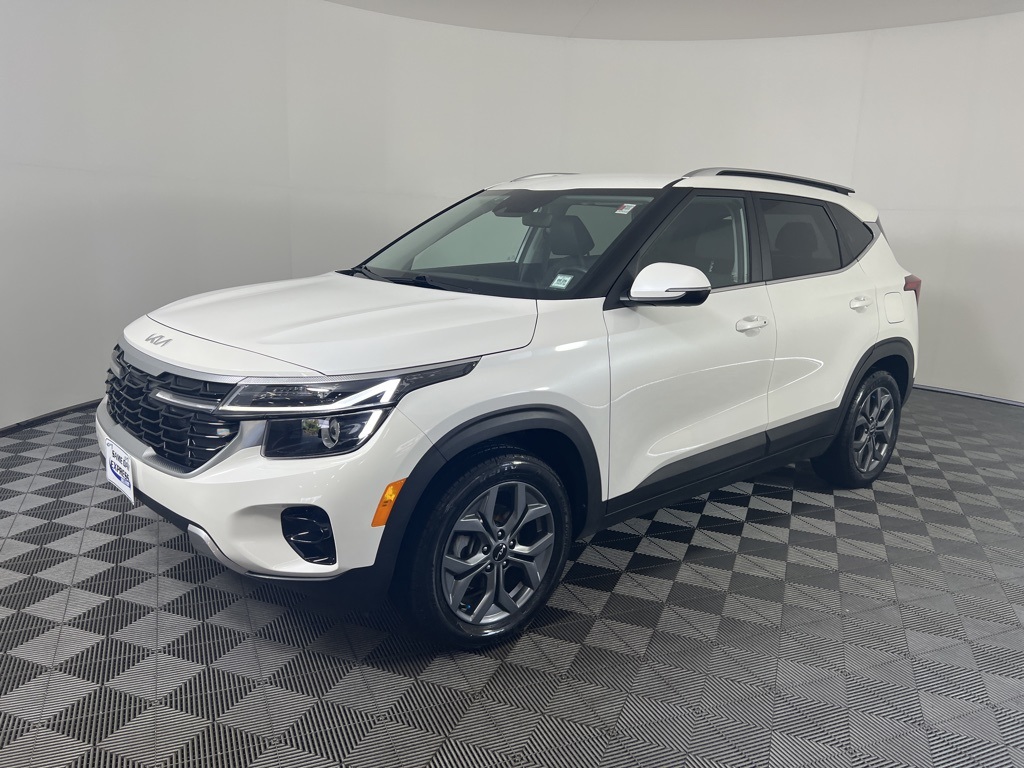 2024 Kia Seltos S photo 22