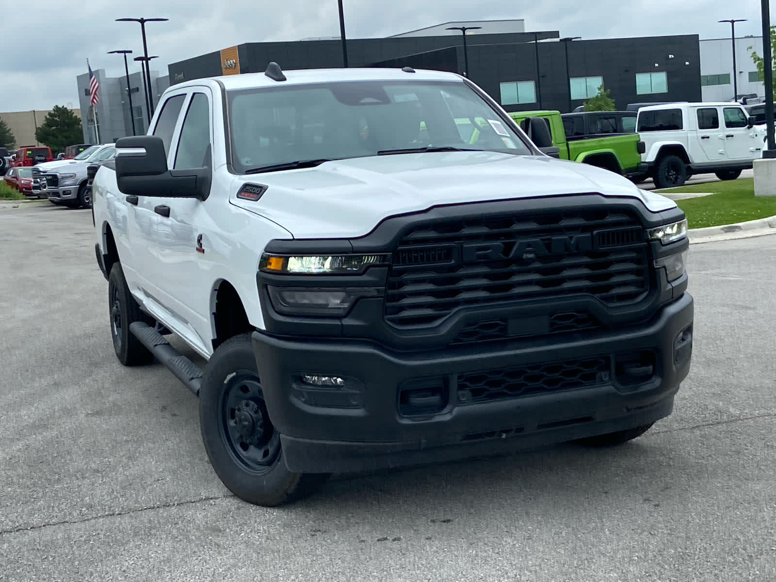 2025 Ram 2500 Tradesman photo 2