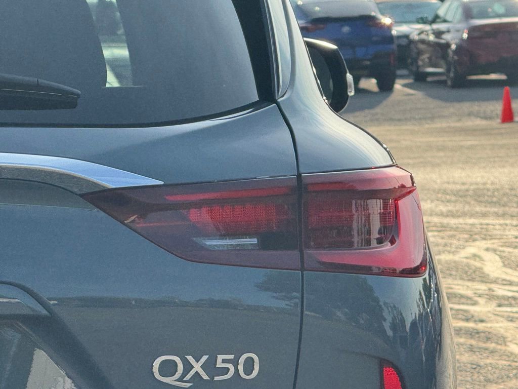 2024 Infiniti QX50 Luxe AWD photo 4